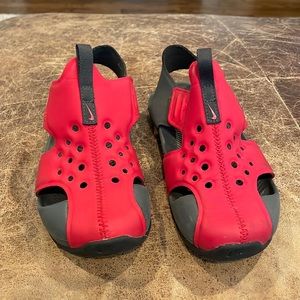 Nike sandals size 12t